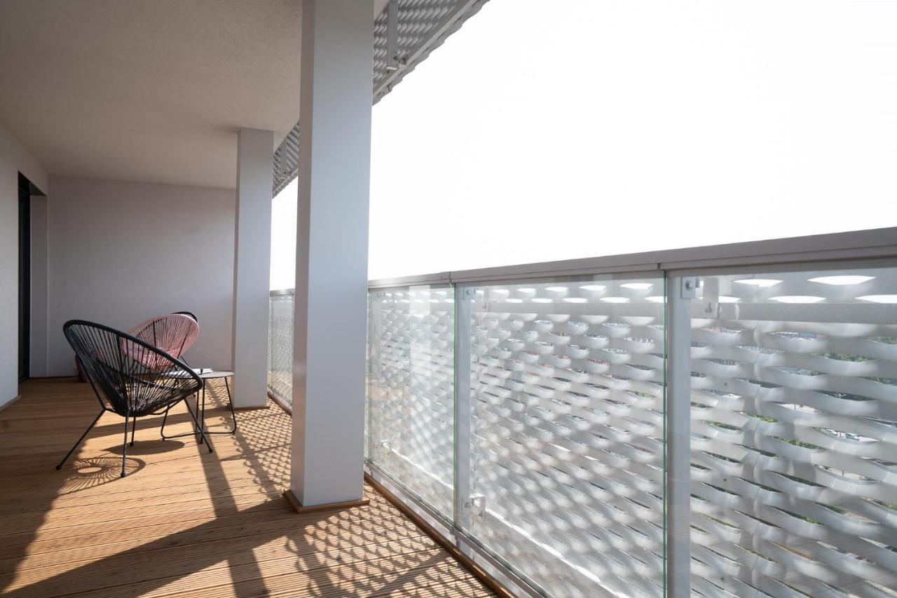 Rentplanet - Atal Tower Apartamento